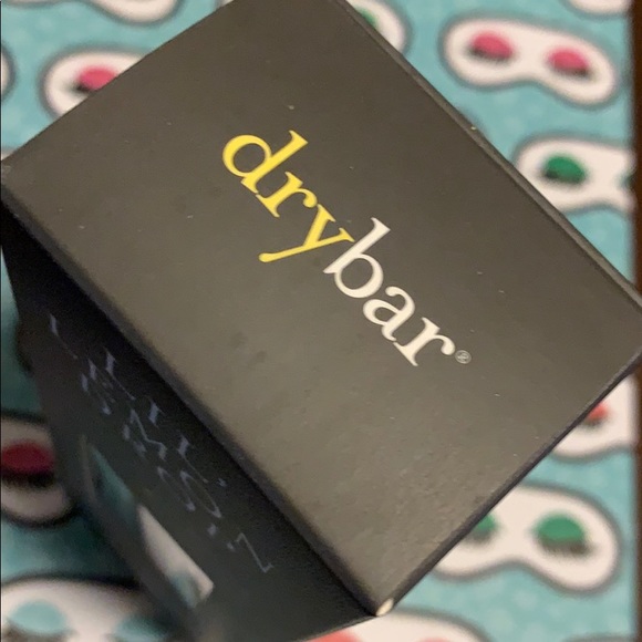 Drybar Other - drybar lil’ lemon drop travel brush